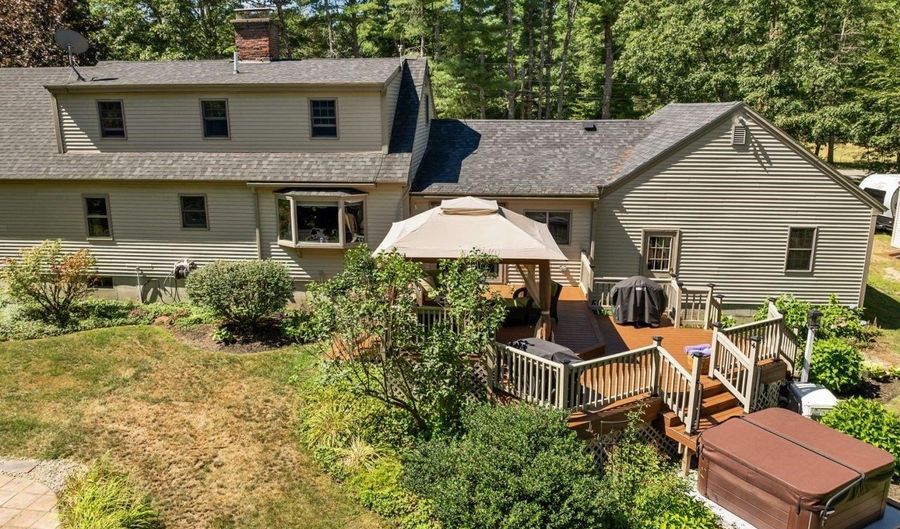 212 Wentworth Rd, Brookfield, NH 03872 - 3 Beds, 2 Bath