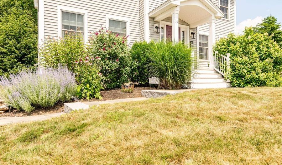 35 Thatcher Way, Barrington, NH 03825 - 3 Beds, 3 Bath