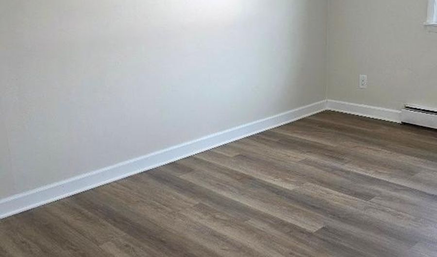 5 Arrowhead Dr 48, Algonquin, IL 60102 - 2 Beds, 1 Bath