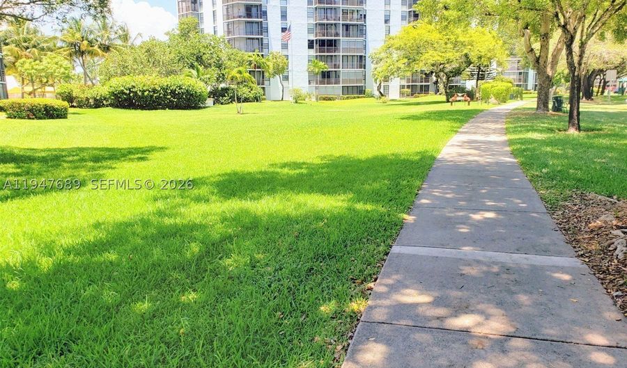 3101 N Country Club Dr 101, Aventura, FL 33180 - 2 Beds, 2 Bath