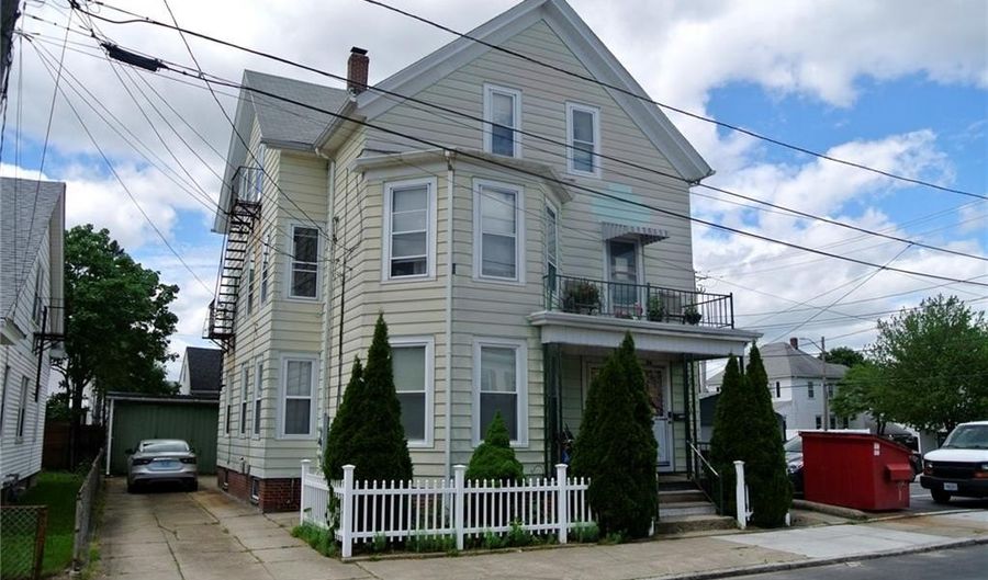 18 Standish Ave, Cranston, RI 02920 - 6 Beds, 3 Bath
