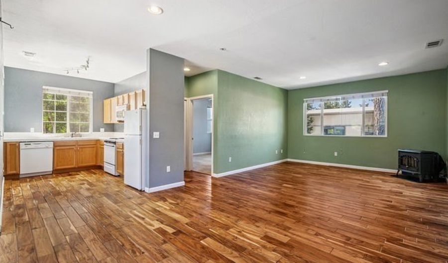 915 Incline Way 203, Incline Village, NV 89451 - 2 Beds, 1 Bath