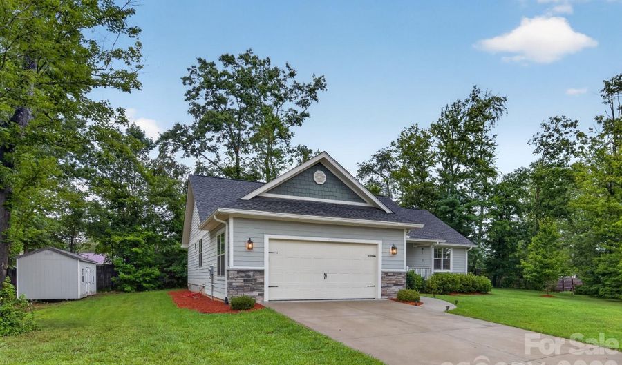 14 Wood Path Ln, Arden, NC 28704 - 4 Beds, 2 Bath