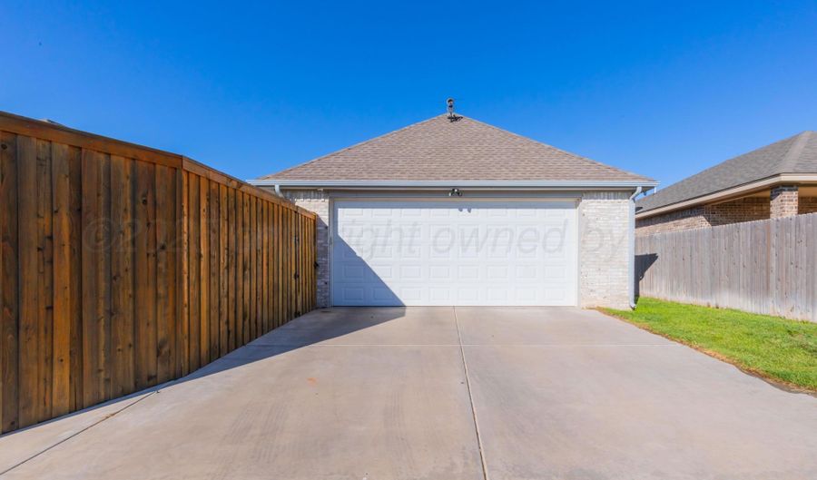 7703 CRESTLINE Dr, Amarillo, TX 79119 - 3 Beds, 2 Bath