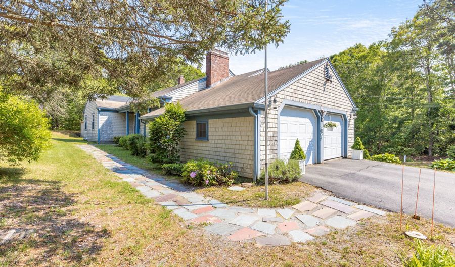 240 Bragg's Ln, Barnstable, MA 02630 - 4 Beds, 4 Bath