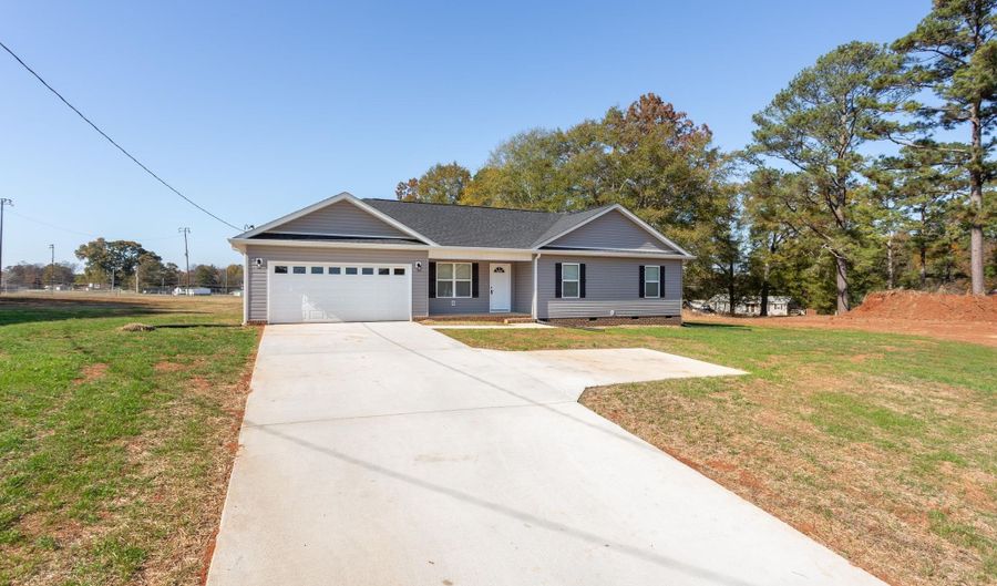 1569 ALEXANDRIA WELLINGTON Rd, Alexandria, AL 36250 - 3 Beds, 2 Bath