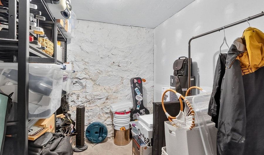 9 Hastings St 1, Boston, MA 02132 - 2 Beds, 2 Bath