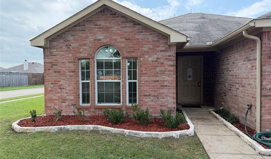 301 Meadow Lark Ln, Anna, TX 75409 - 3 Beds, 2 Bath