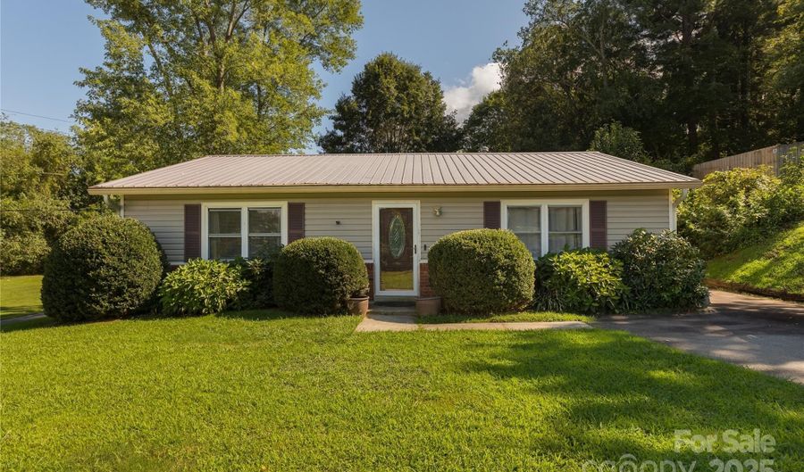 21 Mount Carmel Dr 149, Asheville, NC 28806 - 3 Beds, 2 Bath