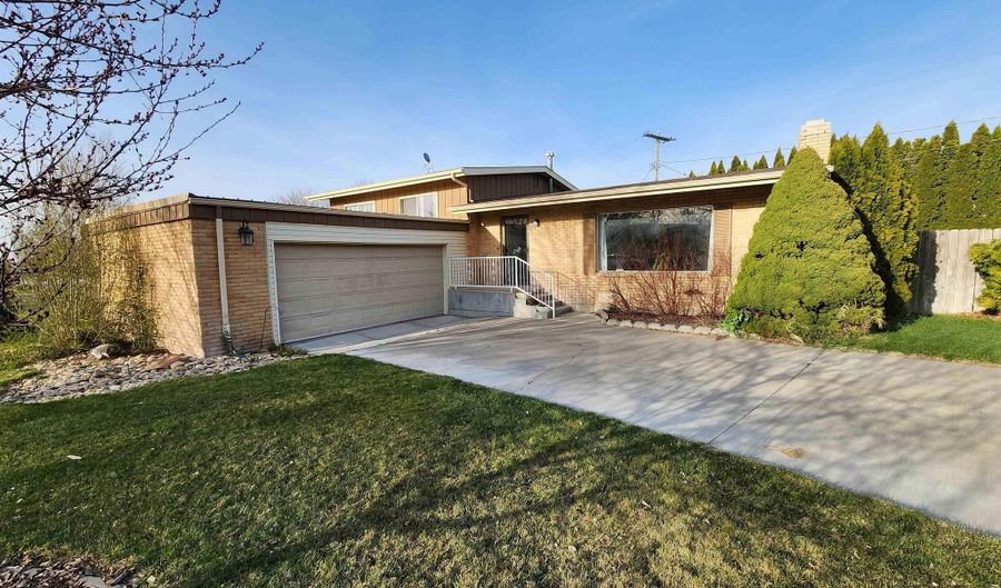2863 Berkeley, Burley, ID 83318 - 3 Beds, 2 Bath