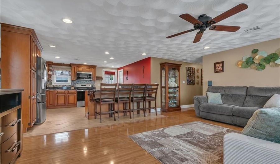 10 Mecca St, North Providence, RI 02904 - 4 Beds, 3 Bath