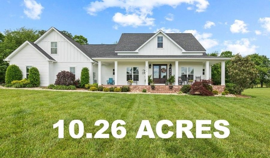 8275 Medlin Rd, Baxter, TN 38544 - 4 Beds, 3 Bath
