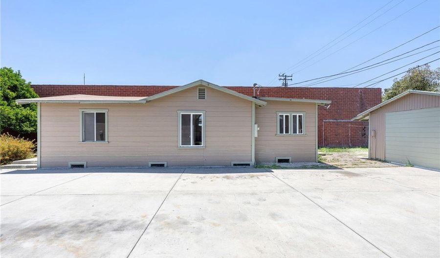 1127 S Mcdonnell Ave, East Los Angeles, CA 90022 - 2 Beds, 1 Bath