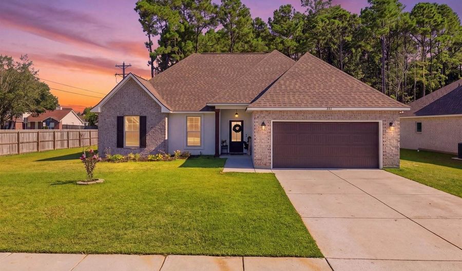 880 Leeward Dr, Biloxi, MS 39532 - 3 Beds, 2 Bath