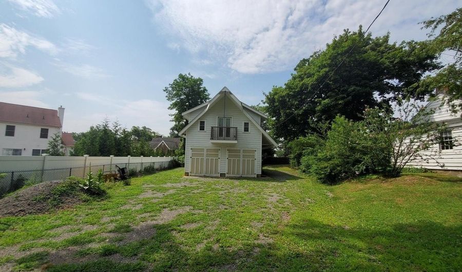 92 Compton St, Belford, NJ 07718 - 1 Beds, 1 Bath