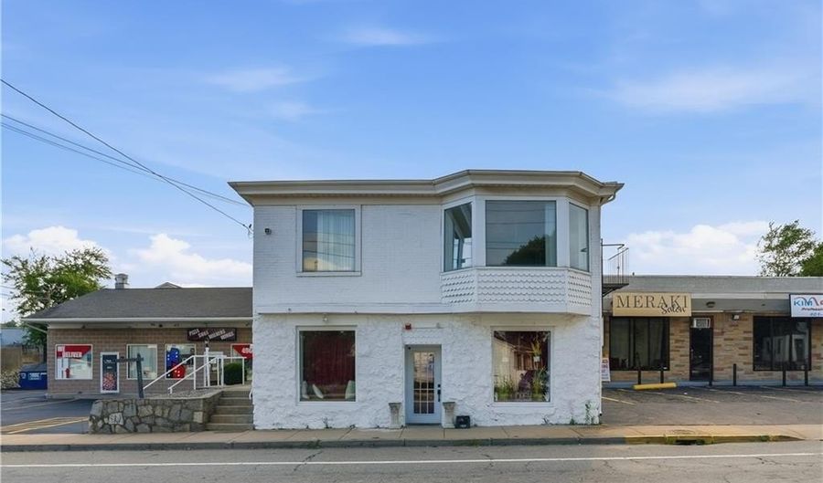 620 Killingly St, Johnston, RI 02919 - 1 Beds, 2 Bath