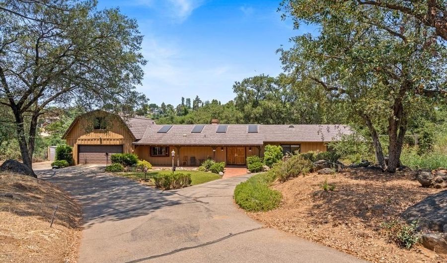 3001 Venadito, Alpine, CA 91901 - 3 Beds, 3 Bath