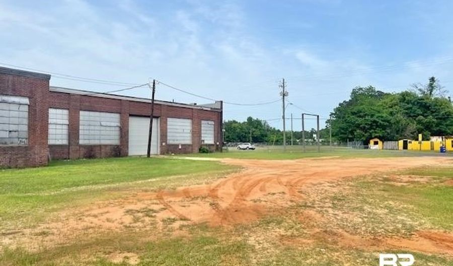 505 N Main St, Atmore, AL 36502 - 0 Beds, 0 Bath