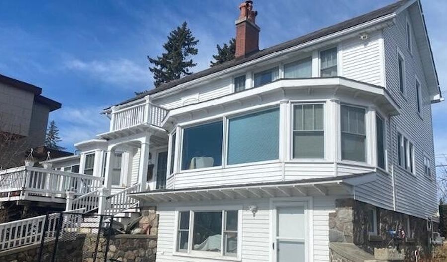424 S State Ave, Alpena, MI 49707 - 3 Beds, 3 Bath