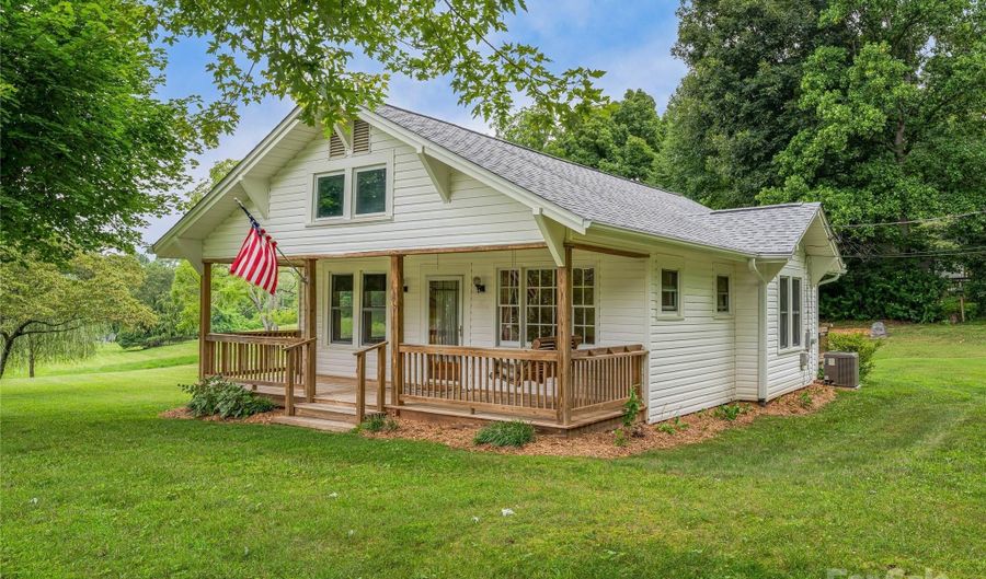 137 Old Nc 20 Hwy, Alexander, NC 28701 - 2 Beds, 1 Bath