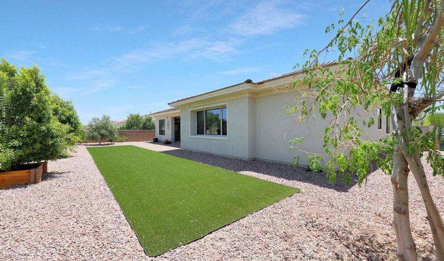 20424 W SUMMIT Pl, Buckeye, AZ 85396 - 4 Beds, 3 Bath