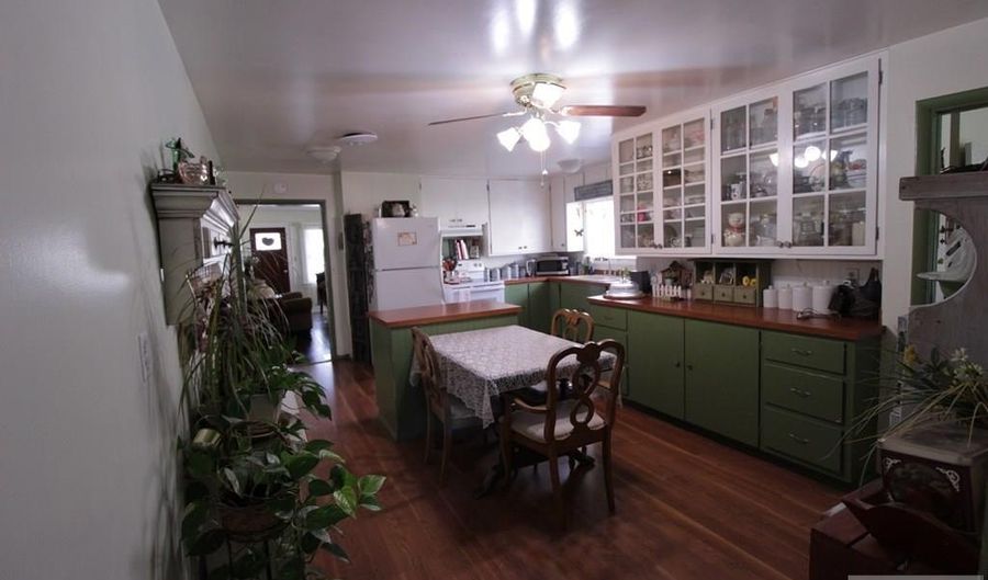 419 W Grand Ave, Arco, ID 83213 - 4 Beds, 2 Bath