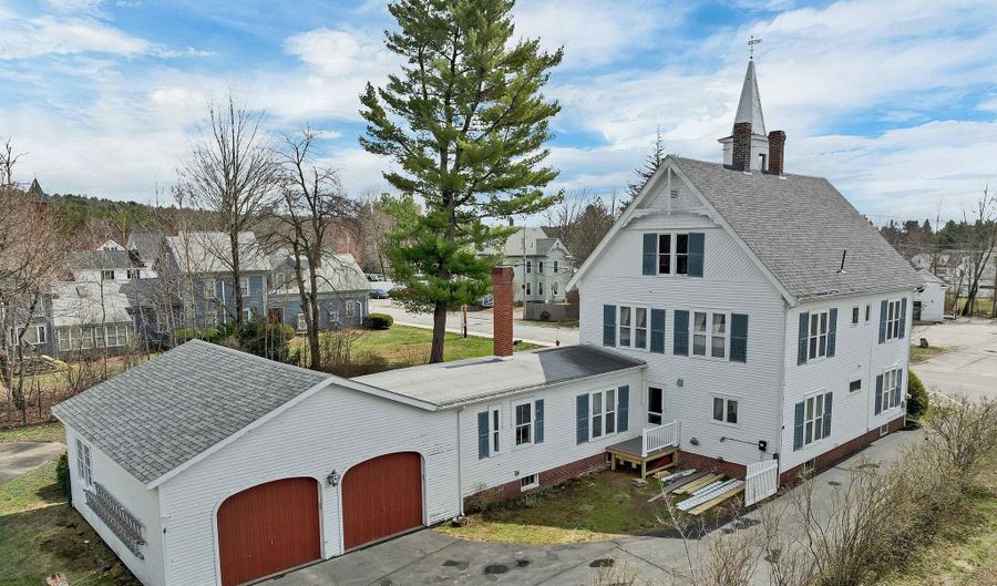 19 Church St, Alton, NH 03809 - 4 Beds, 2 Bath