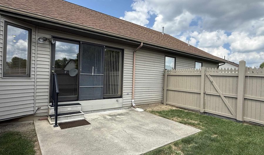 1408 Duesenberg Dr, Auburn, IN 46706 - 3 Beds, 2 Bath