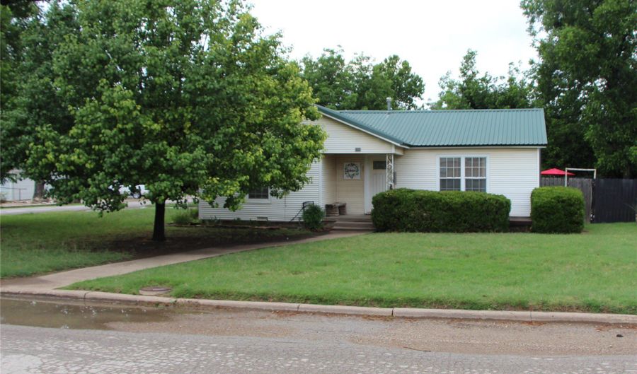 800 Griffin Rd, Albany, TX 76430 - 4 Beds, 2 Bath