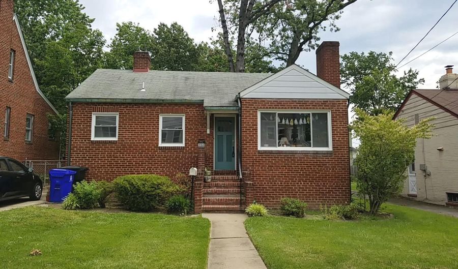 1243 N VERMONT St, Arlington, VA 22201 - 2 Beds, 1 Bath