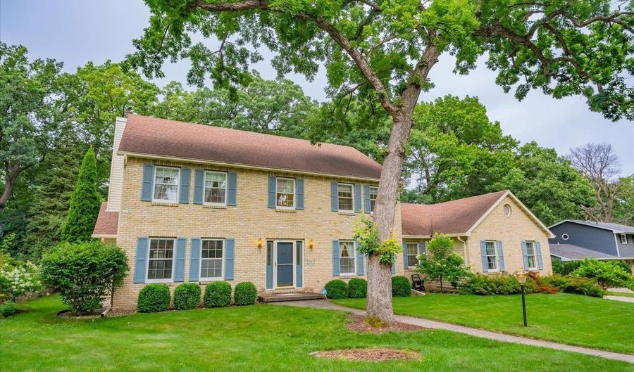 3002 Irvington Way, Madison, WI 53713 - 3 Beds, 3 Bath