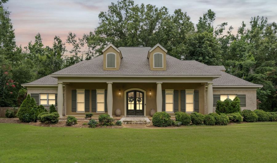 370 Deer Run, Batesville, MS 38606 - 3 Beds, 4 Bath
