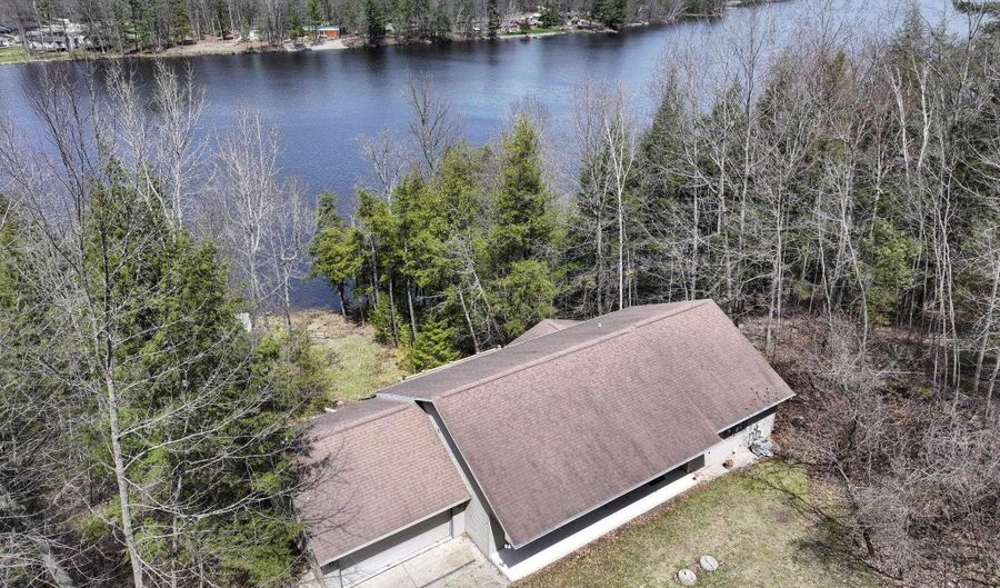 6258 NINEBARK Rd, Abrams, WI 54153 - 2 Beds, 2 Bath