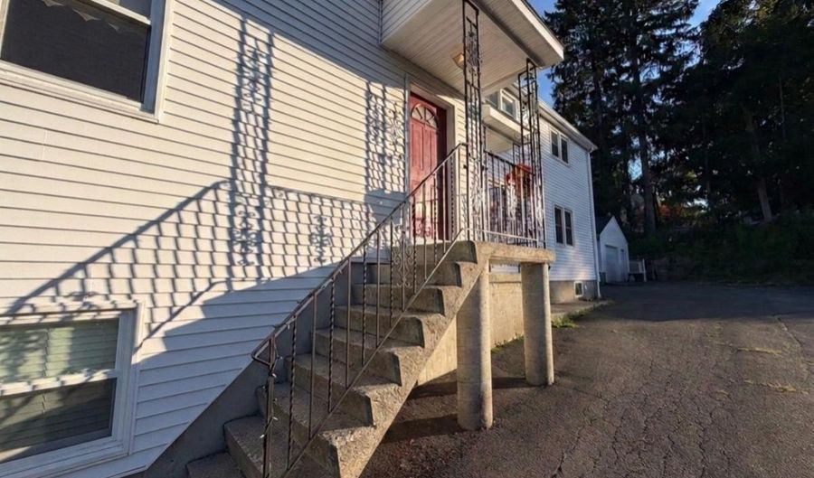 50 Lincoln Ave 1 A Front, Danbury, CT 06810 - 3 Beds, 3 Bath