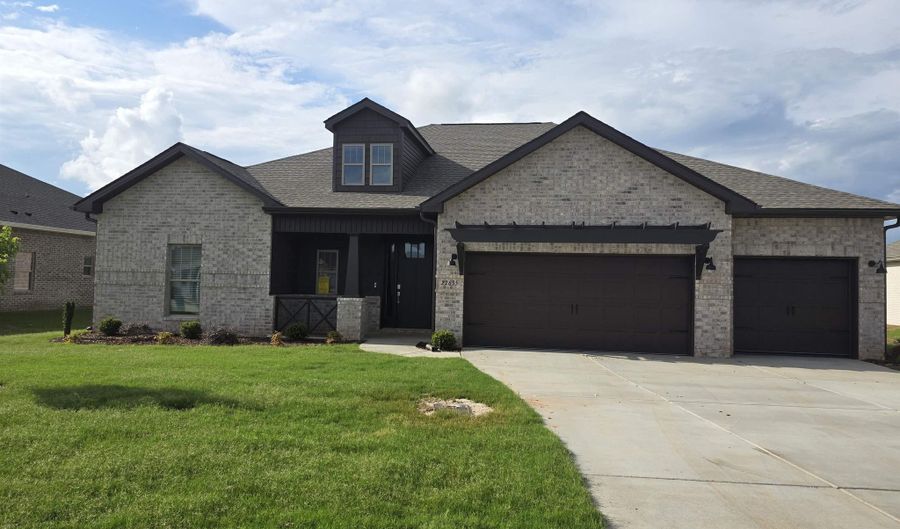 22635 Donahue Dr, Athens, AL 35613 - 4 Beds, 3 Bath