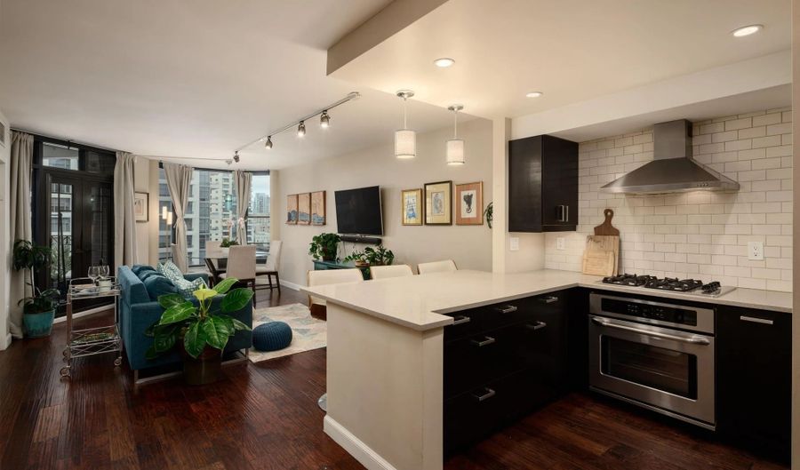 500 W Harbor Dr 915, San Diego, CA 92101 - 2 Beds, 2 Bath