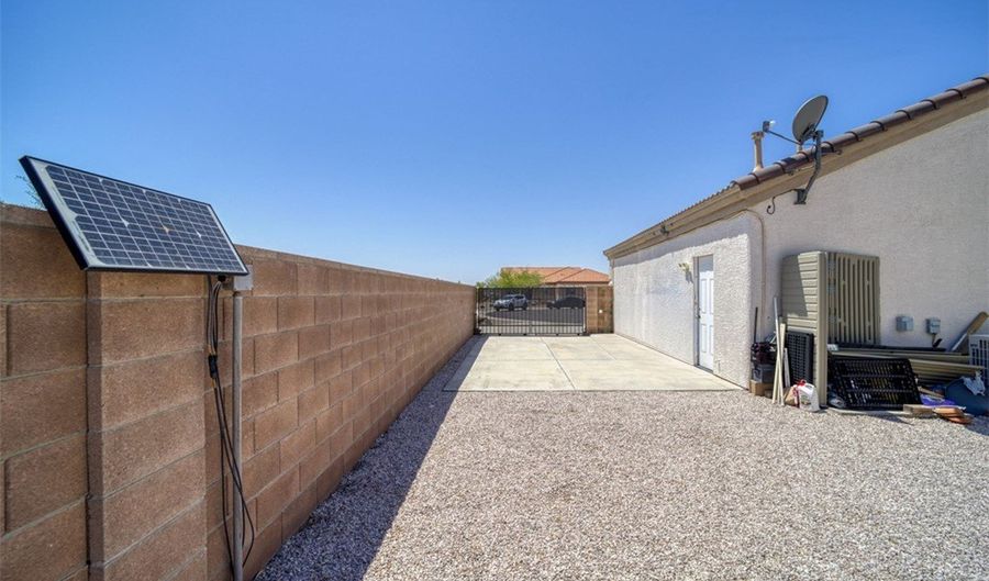 2706 Sanctuary Dr, Bullhead City, AZ 86442 - 3 Beds, 2 Bath