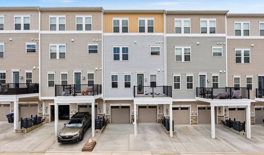 41963 PICKWICK MILL Ter, Aldie, VA 20105 - 3 Beds, 3 Bath