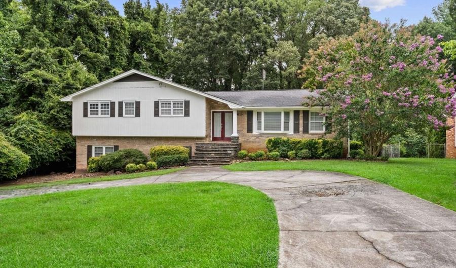 2072 Mcduffie, Austell, GA 30106 - 4 Beds, 4 Bath