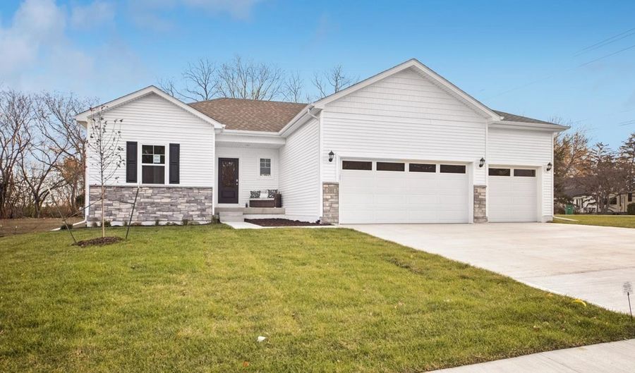 801 2ND St NE, Altoona, IA 50009 - 3 Beds, 2 Bath