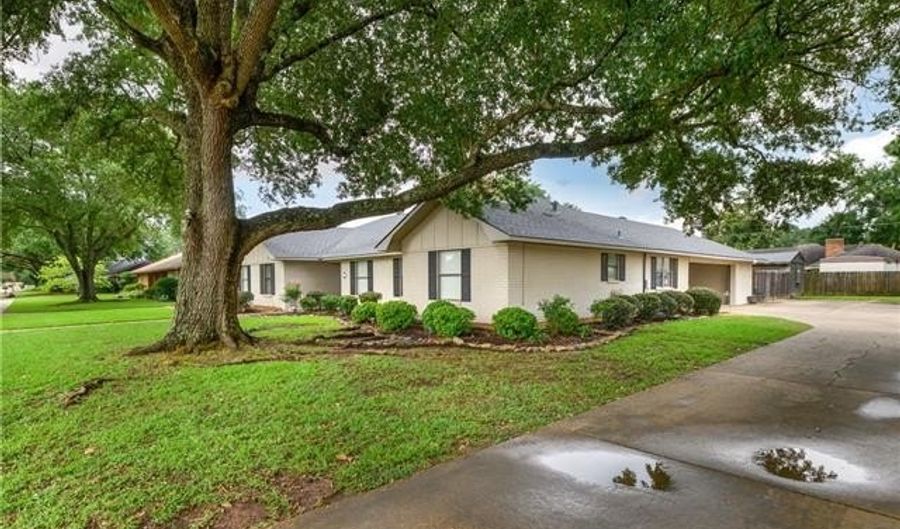 4029 MAYFLOWER Blvd, Alexandria, LA 71303 - 4 Beds, 3 Bath
