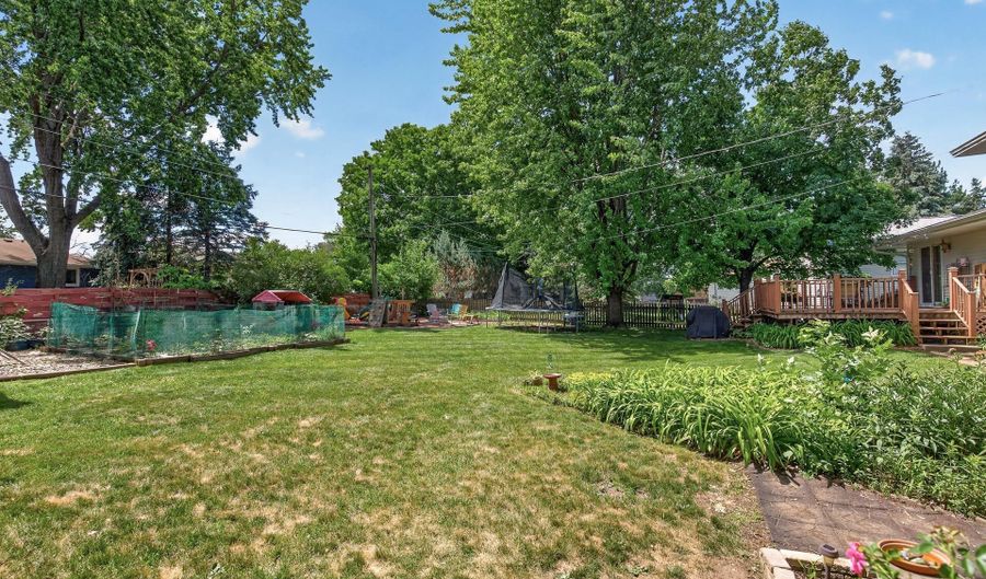 1094 Lowell Dr, Apple Valley, MN 55124 - 3 Beds, 2 Bath