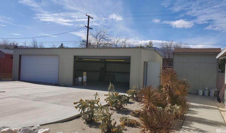 223 I St, Hawthorne, NV 89415 - 2 Beds, 1 Bath