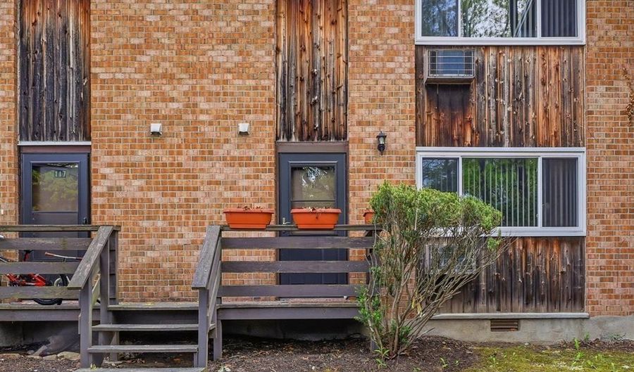 200 Woodmont Ave 118, Bridgeport, CT 06606 - 3 Beds, 2 Bath