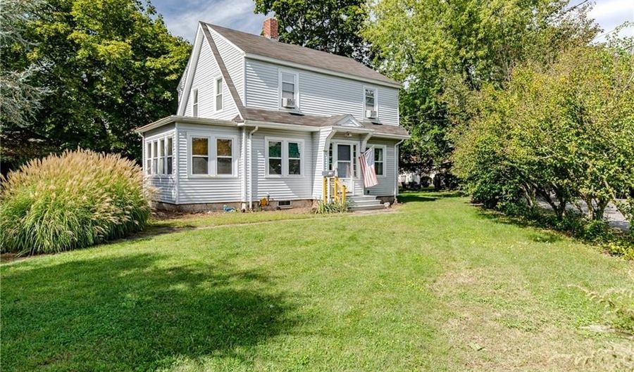 15 Kent Pl, Cranston, RI 02905 - 3 Beds, 2 Bath