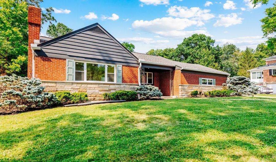 6060 Luwista Ln, Anderson Twp., OH 45230 - 3 Beds, 3 Bath