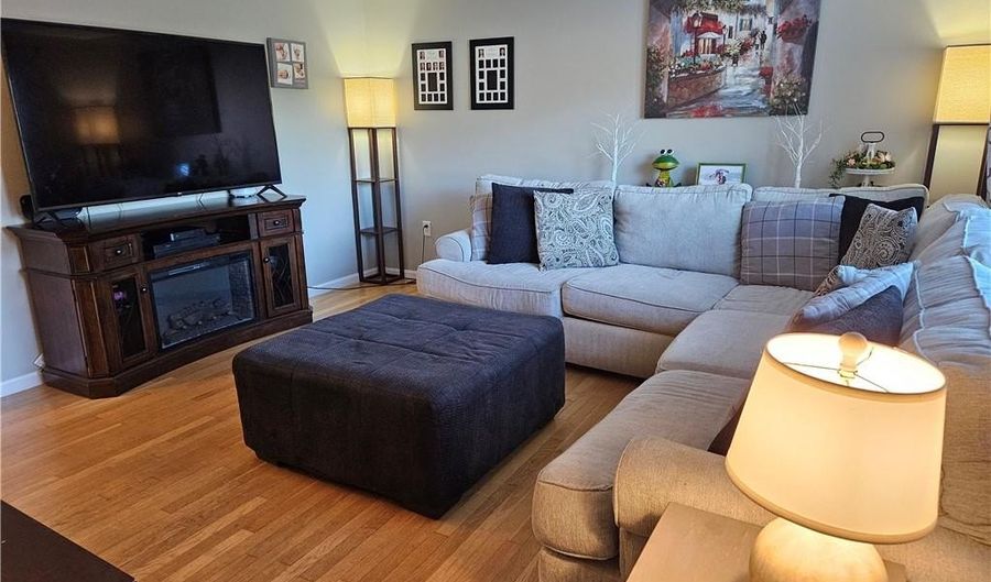 154 Bear Hill Rd 904, Cumberland, RI 02864 - 2 Beds, 2 Bath