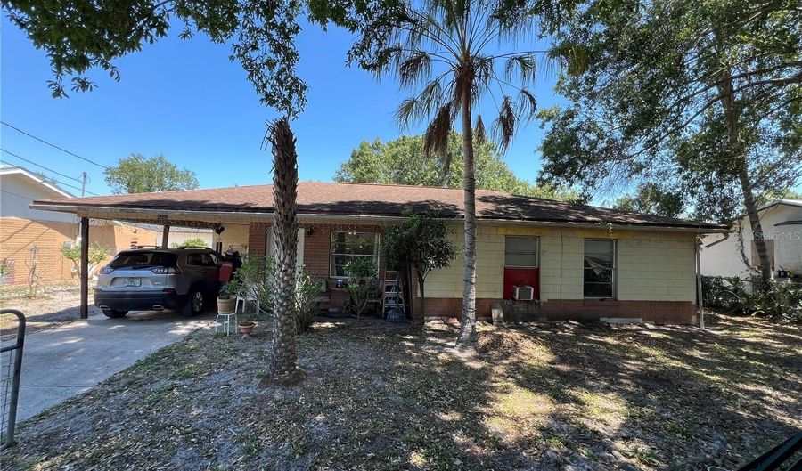 1207 NE HICKORY St, Arcadia, FL 34266 - 3 Beds, 2 Bath
