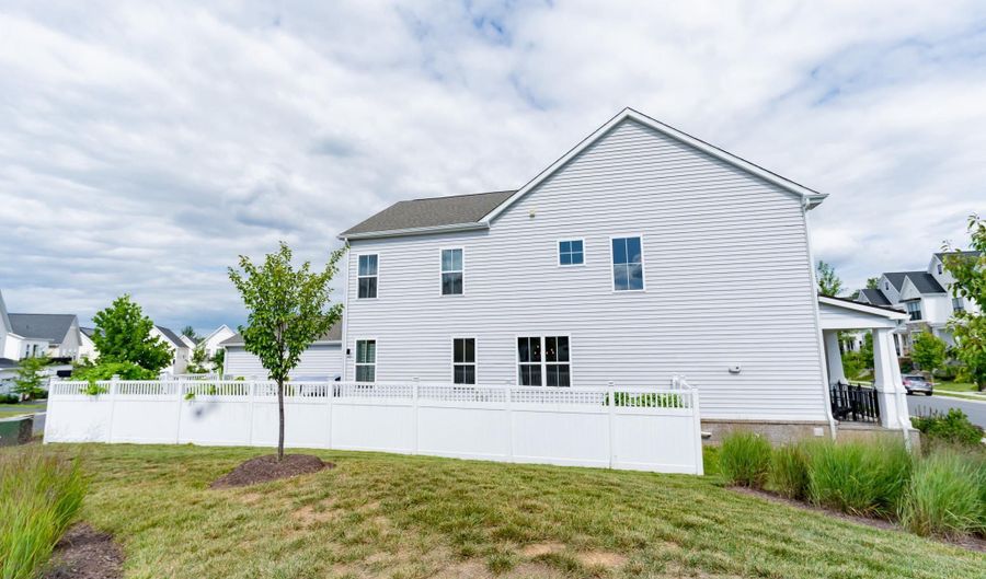 41914 SPRING AIR Dr, Brambleton, VA 20148 - 4 Beds, 4 Bath