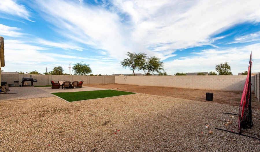 76 S NAPLES Ln, Casa Grande, AZ 85122 - 4 Beds, 3 Bath